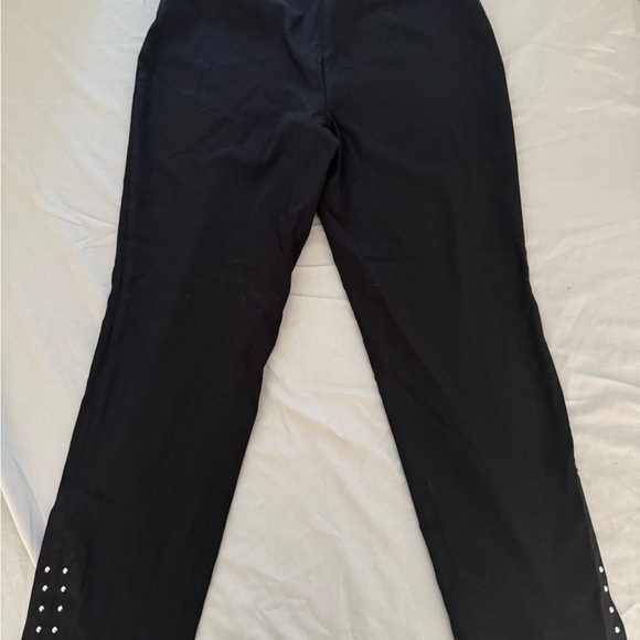 Roz & Ali Black Ankle Pants - Picture 2 of 5